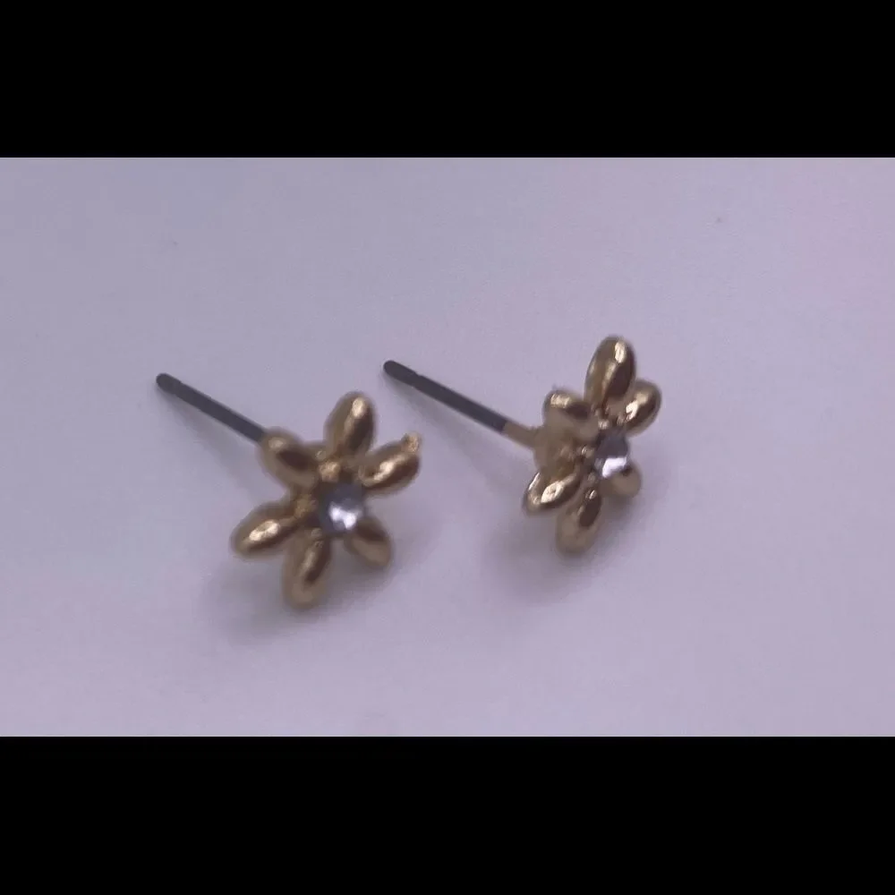 4/$20 Tiny Flower Earrings